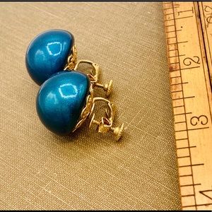 Chunky teal dome vintage clip on earrings blue